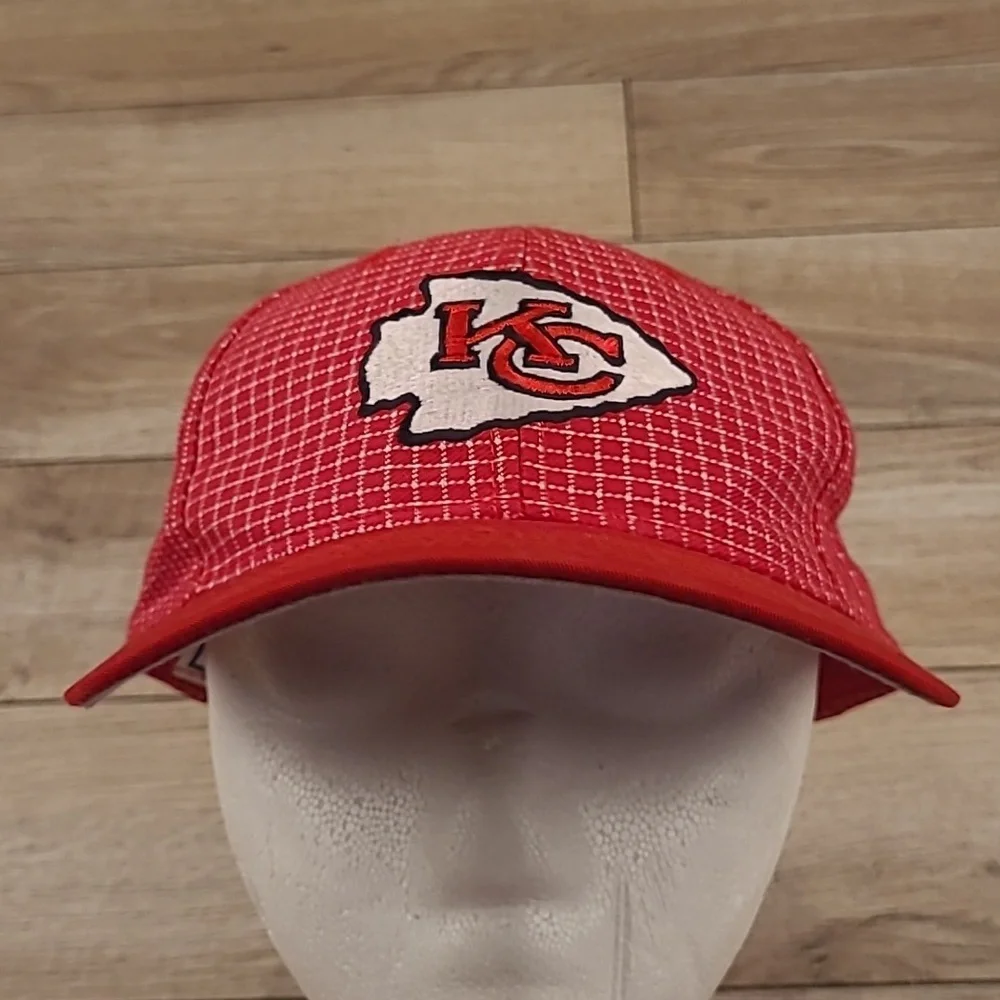 KANSAS CITY CHIEFS Red Grid LOGO7 NFL Superbowl Champs Snapback Cap Hat VTG RARE